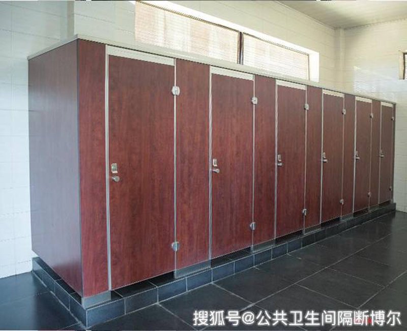卫生间隔断板:简约风格与实用功能的完美结合